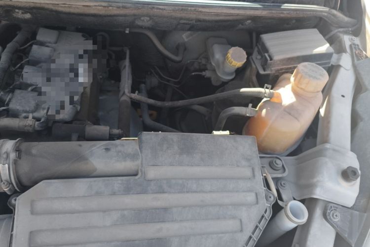 Used Wuling Hongguang 2015 1.2L S Base Model China V Standard Engine Bay Left