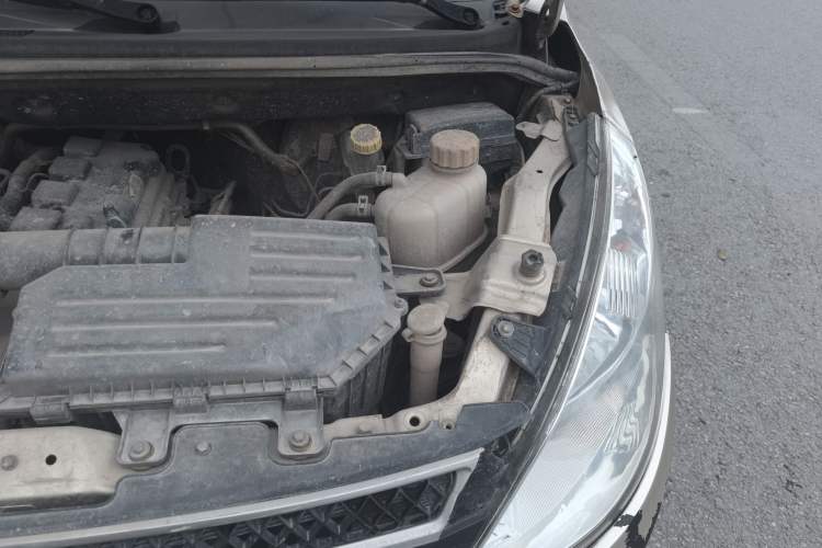 Used Wuling Hongguang 2015 1.5L S1 Standard China V-Emission Standards Engine Bay Left