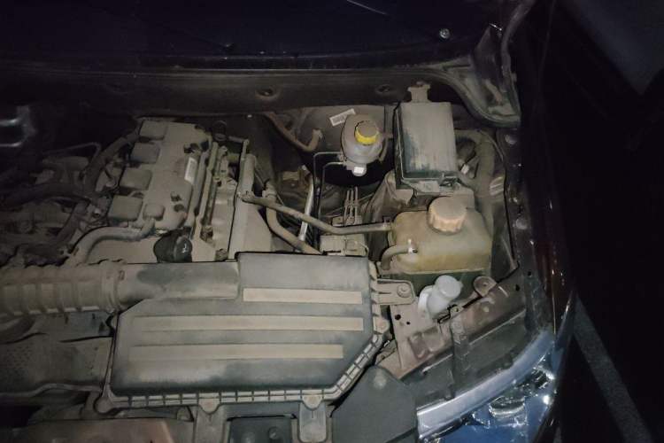 Used Wuling Hongguang 2015 1.5L S Base Model China IV Engine Bay Left