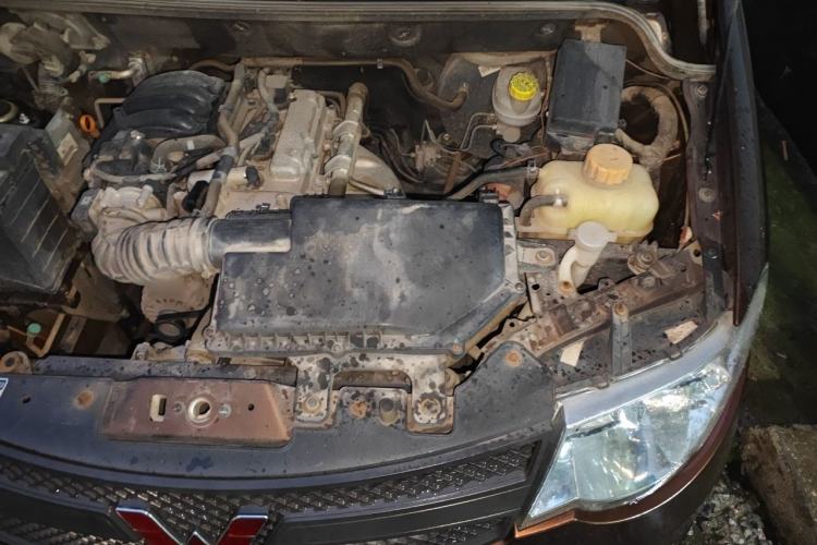 Used Wuling Hongguang 2015 1.2L S Base Model China V Standard Engine Bay Left