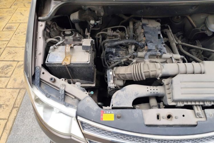 Used Wuling Hongguang 2015 1.5L S Basic Version China V Standard Engine Bay Right