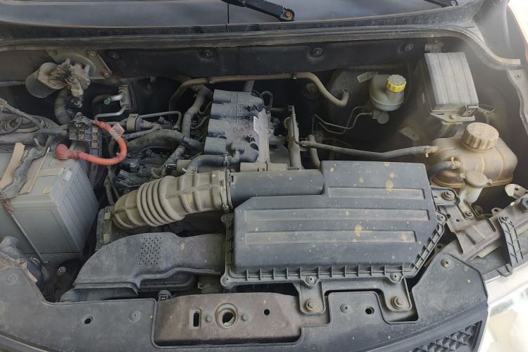 Used Wuling Hongguang 2015 1.5L S Basic Version China V Standard Engine Bay