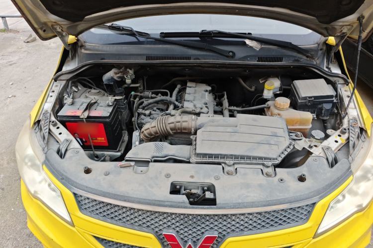 Used Wuling Hongguang 2015 1.5L S1 Standard China V-Emission Standards Engine Bay