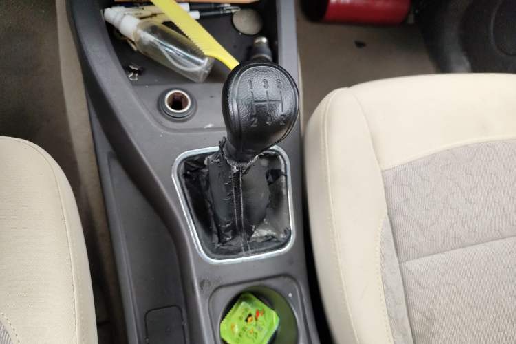 Used Wuling Hongguang 2015 1.5L S Basic Version China V Standard Gear Lever