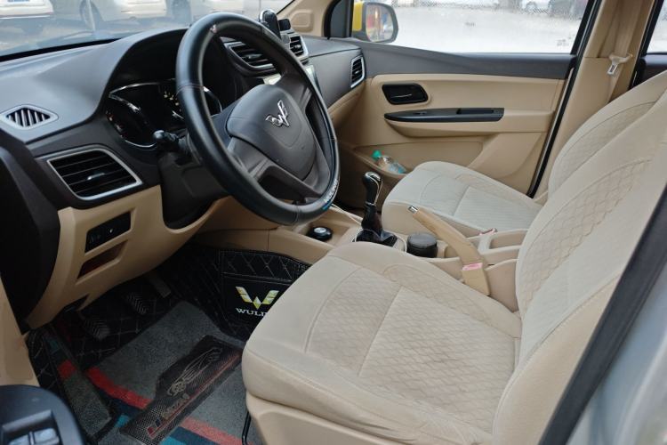 Used Wuling Hongguang 2015 1.5L S1 Standard China V-Emission Standards Left Front Seat