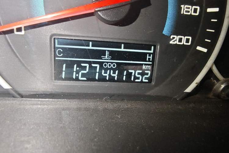Used Wuling Hongguang 2015 1.5L S1 Standard China V-Emission Standards Odometer Close Up