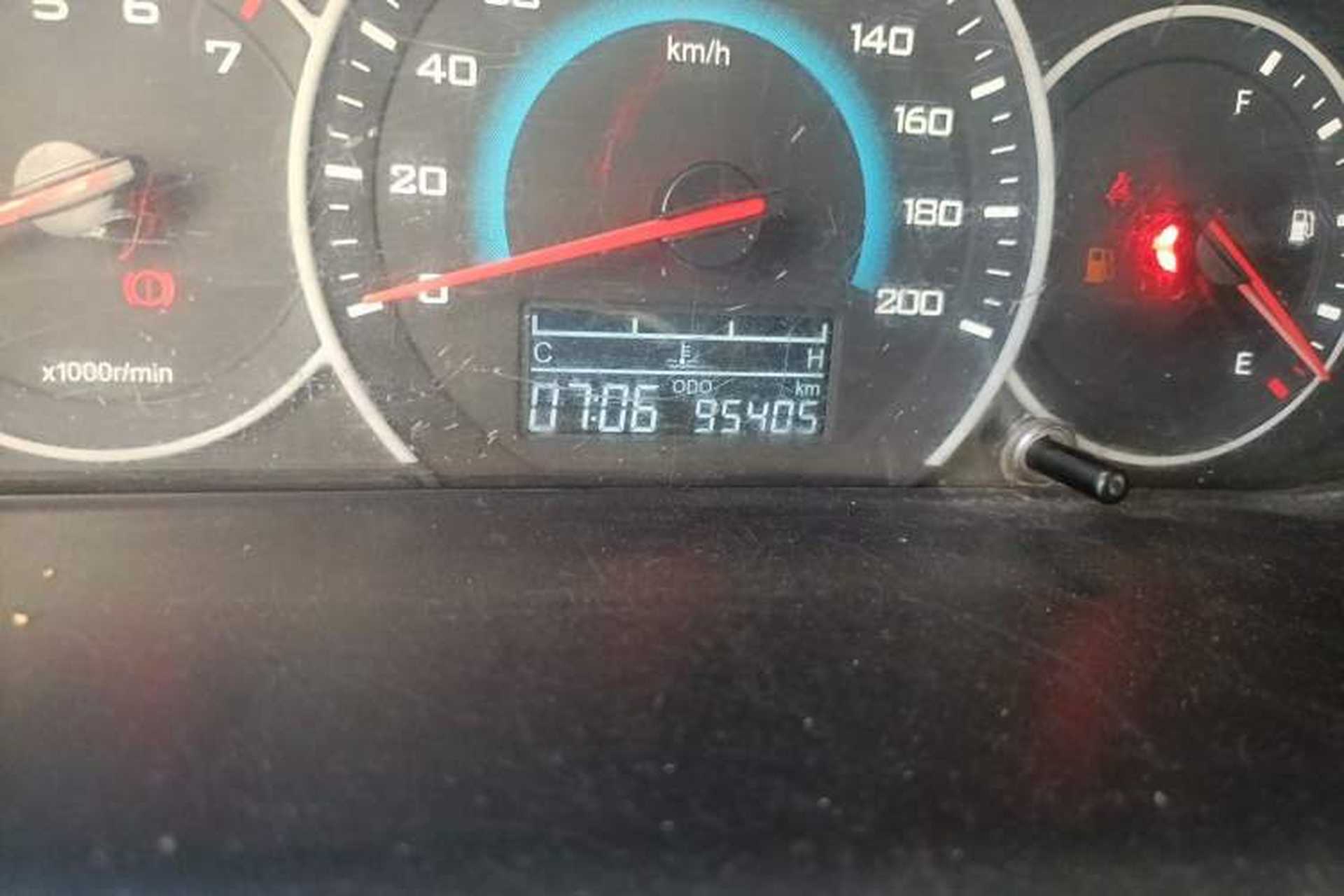 Used Wuling Hongguang 2015 1.5L S Basic Version China V Standard Odometer Close Up