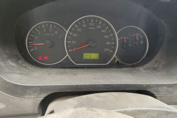 Used Wuling Hongguang 2015 1.5L S Base Model China IV Odometer Close Up