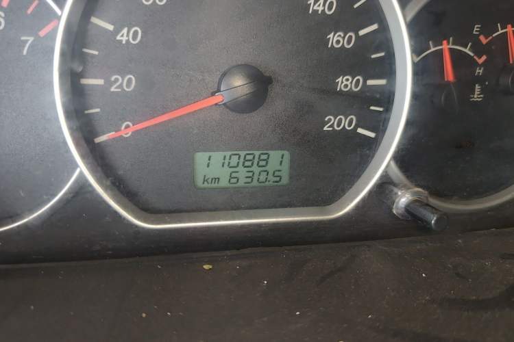 Used Wuling Hongguang 2015 1.5L S Basic Version China V Standard Odometer Close Up