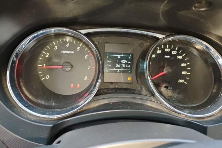 Used Wuling Hongguang 2015 1.5L S1 Standard China V-Emission Standards Odometer Close Up