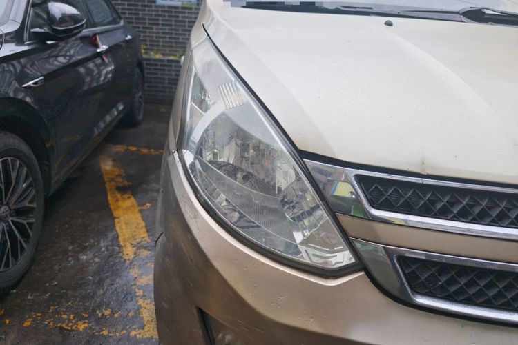 Used Wuling Hongguang 2015 1.5L S1 Standard China V-Emission Standards Right Front Headlight