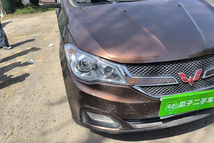 Used Wuling Hongguang 2015 1.5L S1 Comfort China V Standard Right Front Headlight