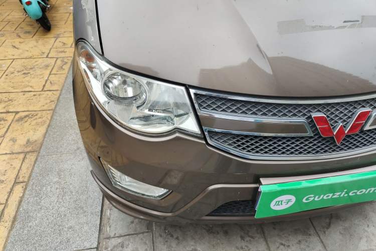 Used Wuling Hongguang 2015 1.5L S Basic Version China V Standard Right Front Headlight