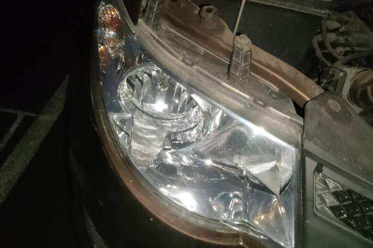 Used Wuling Hongguang 2015 1.5L S Base Model China IV Right Front Headlight