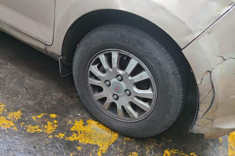 Used Wuling Hongguang 2015 1.5L S1 Standard China V-Emission Standards Right Front Wheel Hub