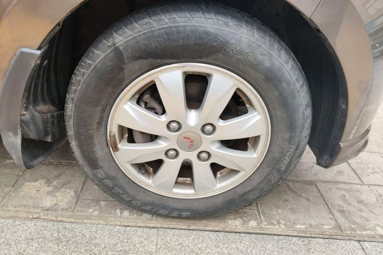 Used Wuling Hongguang 2015 1.5L S Basic Version China V Standard Right Front Wheel Hub