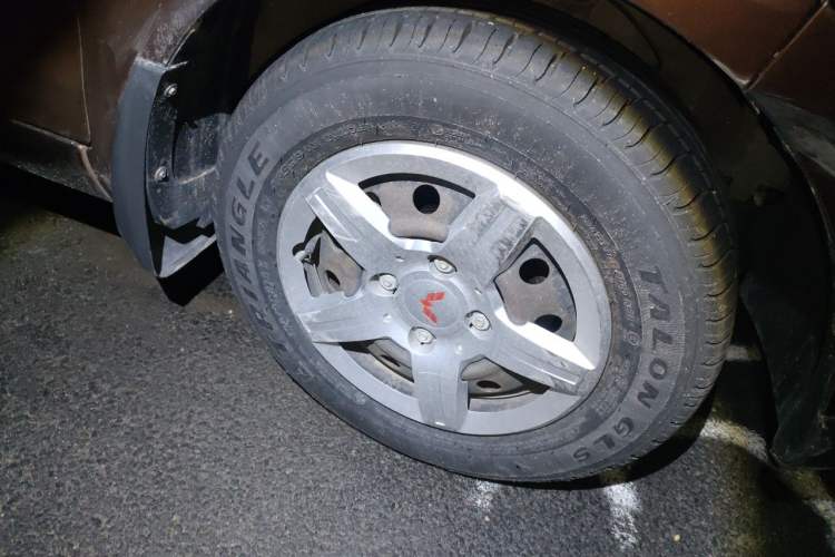 Used Wuling Hongguang 2015 1.5L S Base Model China IV Right Front Wheel Hub