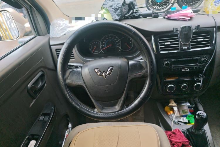 Used Wuling Hongguang 2015 1.5L S1 Standard China V-Emission Standards Steering Wheel