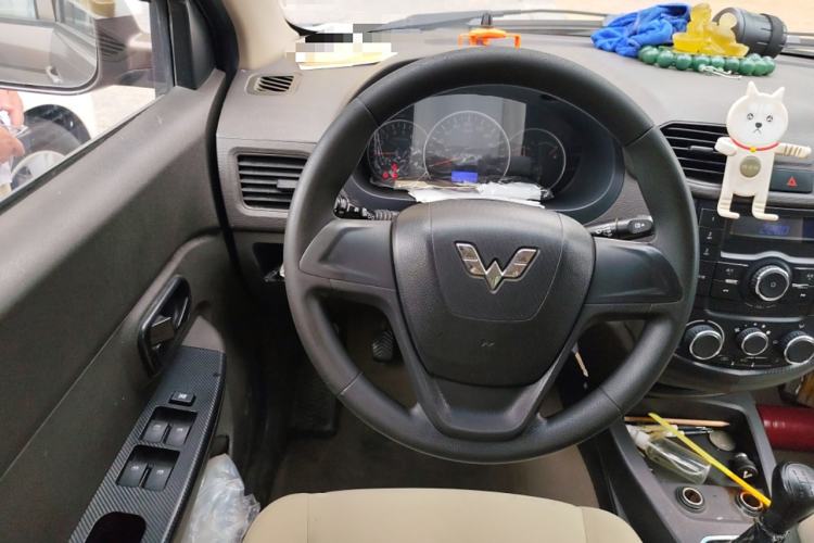 Used Wuling Hongguang 2015 1.5L S Basic Version China V Standard Steering Wheel