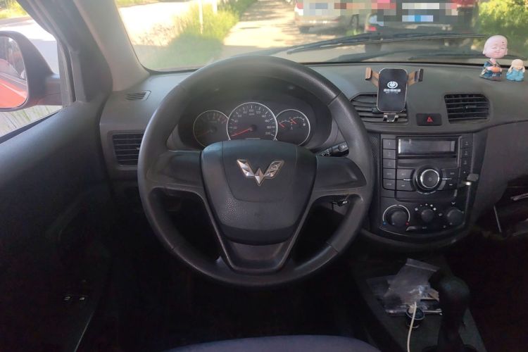 Used Wuling Hongguang 2015 1.5L S Basic Version China V Standard Steering Wheel
