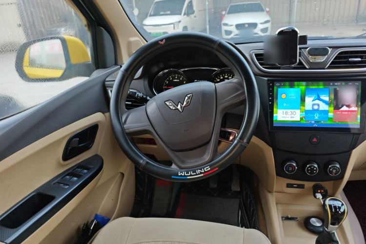 Used Wuling Hongguang 2015 1.5L S1 Standard China V-Emission Standards Steering Wheel
