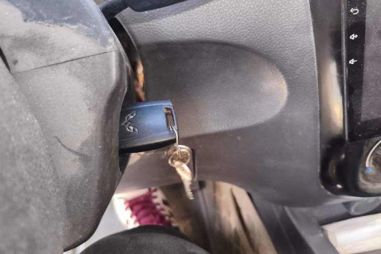 Used Wuling Hongguang 2015 1.2L S Base Model China V Standard Vehicle Key