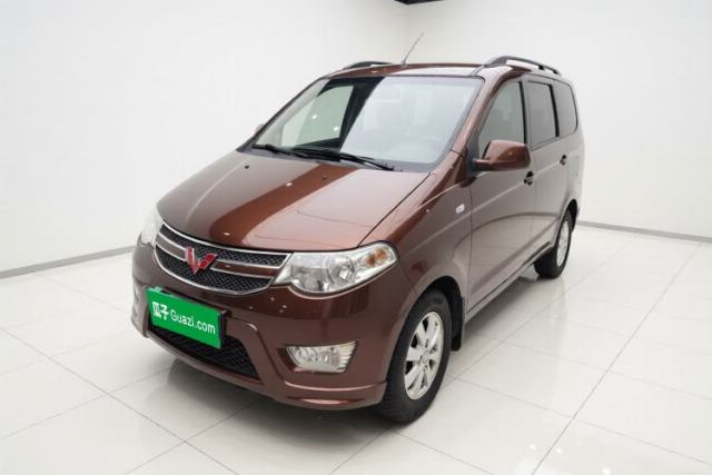 Ojetý Wuling Hongguang 2016 1.5L Restyled S Comfort Version