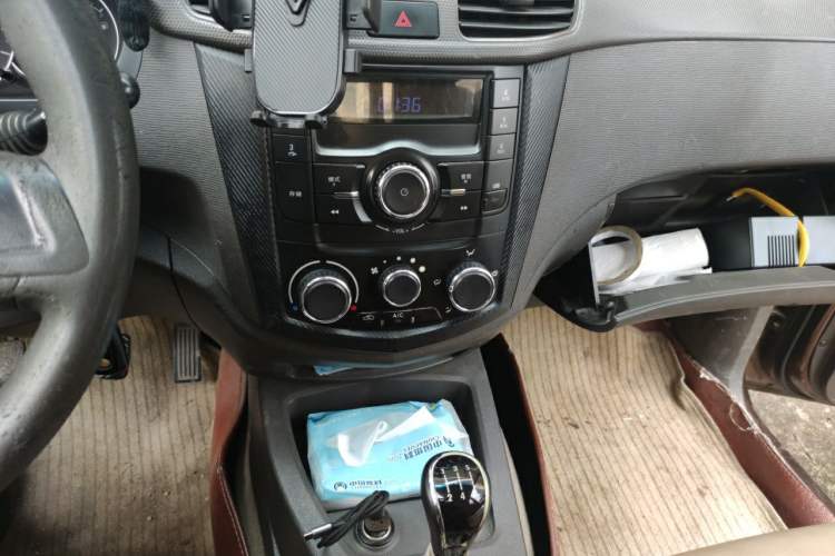 Used Wuling Hongguang 2016 1.5L S Comfort Version Audio And AC Panel