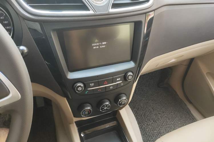 Used Wuling Hongguang 2016 1.5L S1 Deluxe Model China V-standard Audio And AC Panel