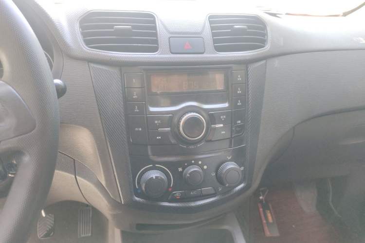 Used Wuling Hongguang 2016 1.5L Restyled S Comfort Version Audio And AC Panel