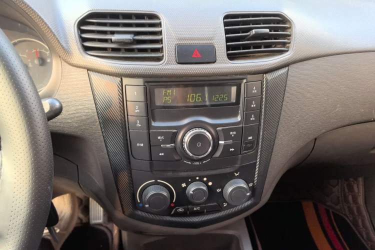 Used Wuling Hongguang 2016 1.5L Restyled S Comfort Version Audio And AC Panel