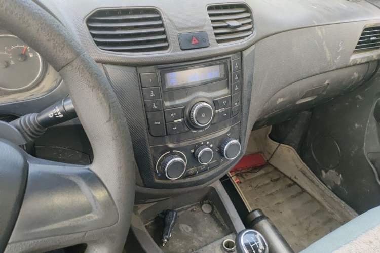 Used Wuling Hongguang 2016 1.5L S Comfort Version Audio And AC Panel