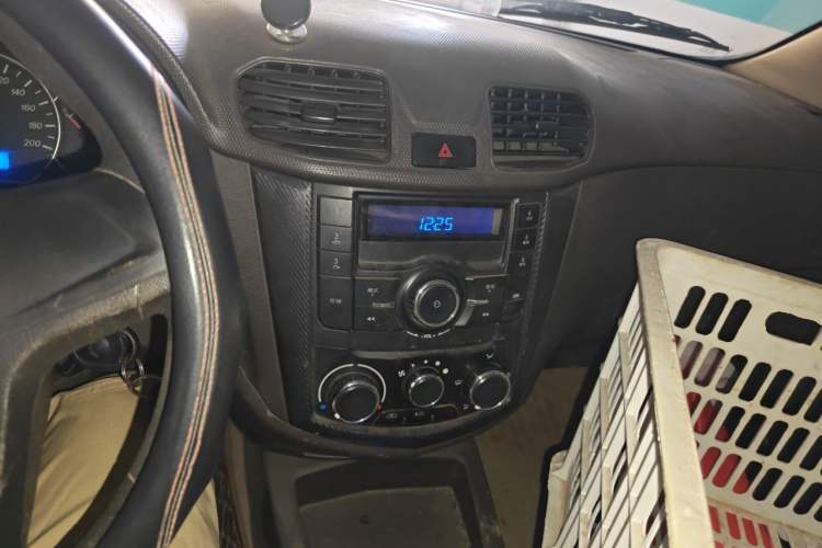 Used Wuling Hongguang 2016 1.5L Restyled S Comfort Version Audio And AC Panel
