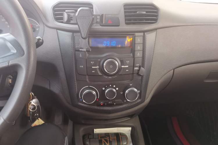 Used Wuling Hongguang 2016 1.5L S Comfort Version Audio And AC Panel