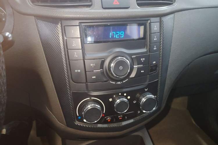 Used Wuling Hongguang 2016 1.5L Restyled S Comfort Version Audio And AC Panel