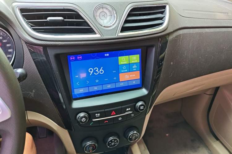 Used Wuling Hongguang 2016 1.5L S1 Deluxe Model China V-standard Audio And AC Panel