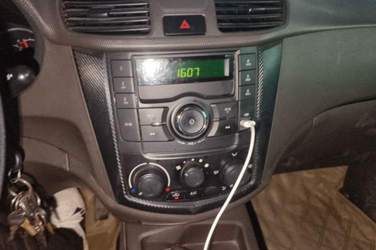 Used Wuling Hongguang 2016 1.5L Restyled S Comfort Version Audio And AC Panel