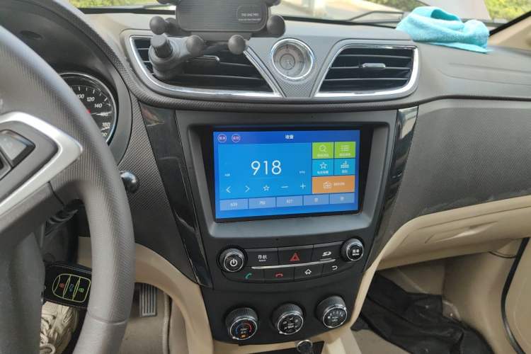 Used Wuling Hongguang 2016 1.5L S1 Deluxe Model China V-standard Audio And AC Panel