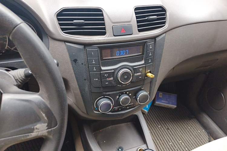Used Wuling Hongguang 2016 1.5L Restyled S Comfort Version Audio And AC Panel