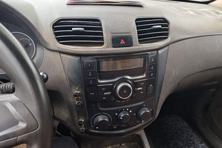 Used Wuling Hongguang 2016 1.5L Restyled S Comfort Version Audio And AC Panel