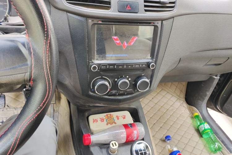 Used Wuling Hongguang 2016 1.5L S Comfort Version Audio And AC Panel
