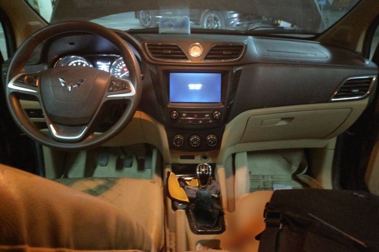 Used Wuling Hongguang 2016 1.5L S1 Deluxe Model China V-standard Center Console