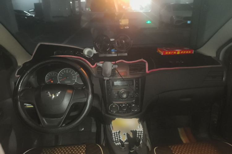 Used Wuling Hongguang 2016 1.5L S Comfort Version Center Console