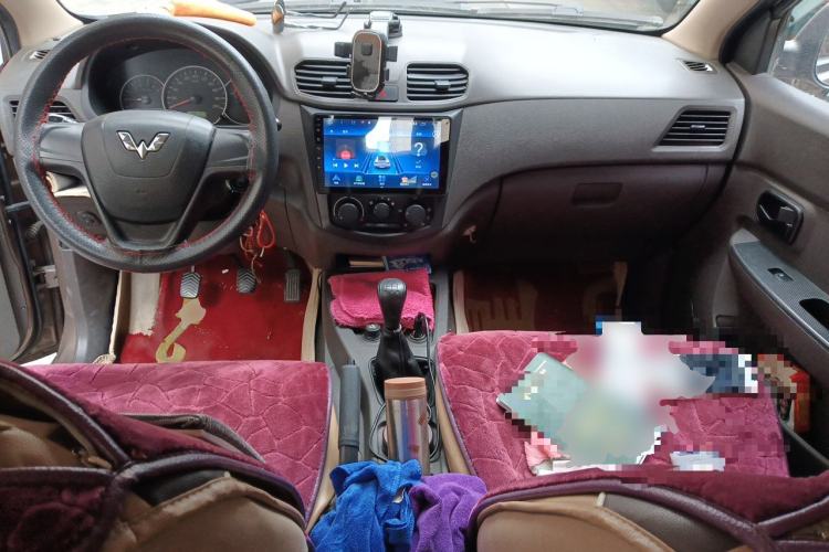 Used Wuling Hongguang 2016 1.5L S Comfort Version Center Console