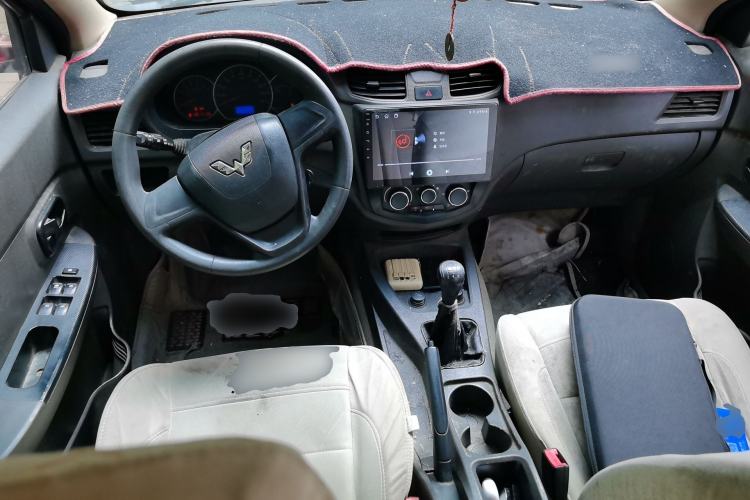 Used Wuling Hongguang 2016 1.5L Restyled S Comfort Version Center Console