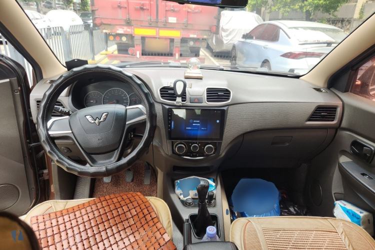 Used Wuling Hongguang 2016 1.5L Restyled S Comfort Version Center Console