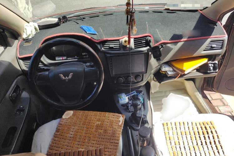 Used Wuling Hongguang 2016 1.5L S Comfort Version Center Console