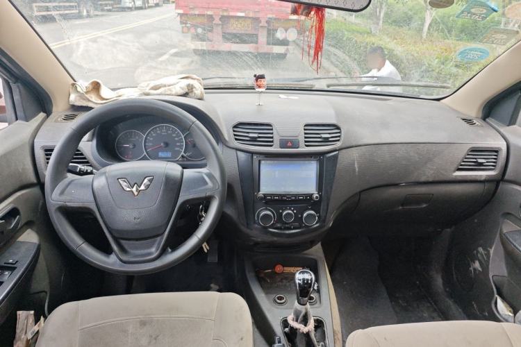 Used Wuling Hongguang 2016 1.5L Restyled S Comfort Version Center Console