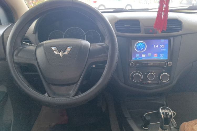 Used Wuling Hongguang 2016 1.5L Restyled S Comfort Version Center Console