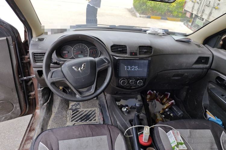 Used Wuling Hongguang 2016 1.5L Restyled S Comfort Version Center Console